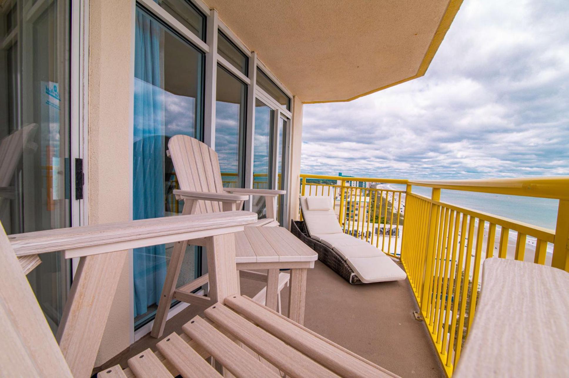 Bay Watch Resort Luxe Oceanfront End Unit Миртл-Бич Экстерьер фото